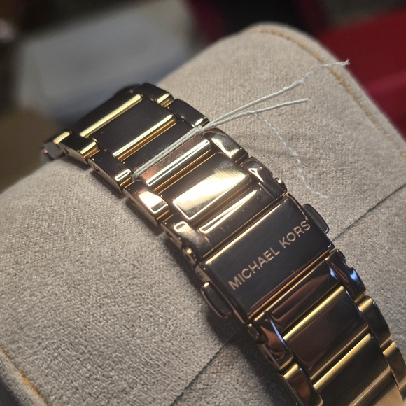 Michael Kors Gold and Crystal Watch - Picture 5 of 10